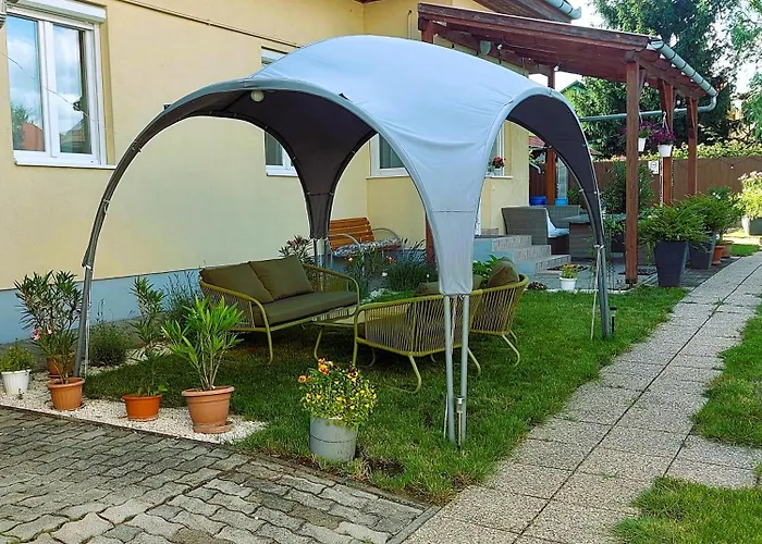 Jokai Vendeghaz