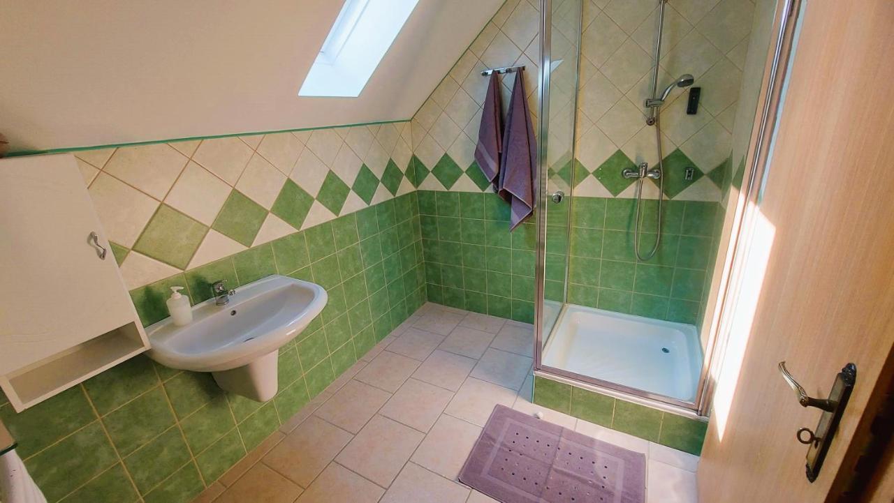 Jokai Vendeghaz Apartment