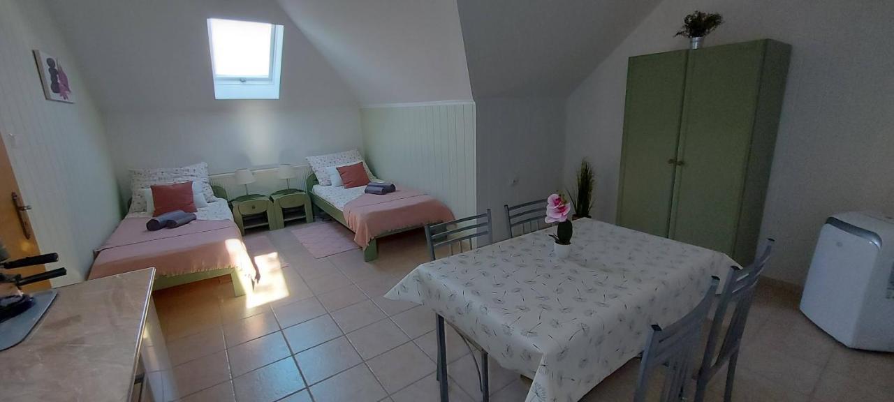 Apartment Jokai Vendeghaz *